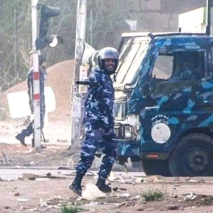 بعد إصابة (15) شرطي .. بيان هام لشرطة