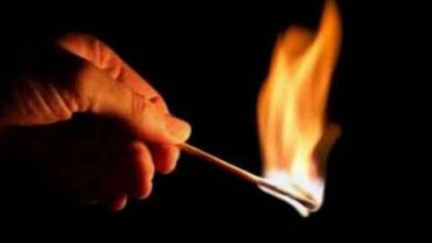 رجل يحرق زوجته لـ هذا السبب (...) الحوادث
